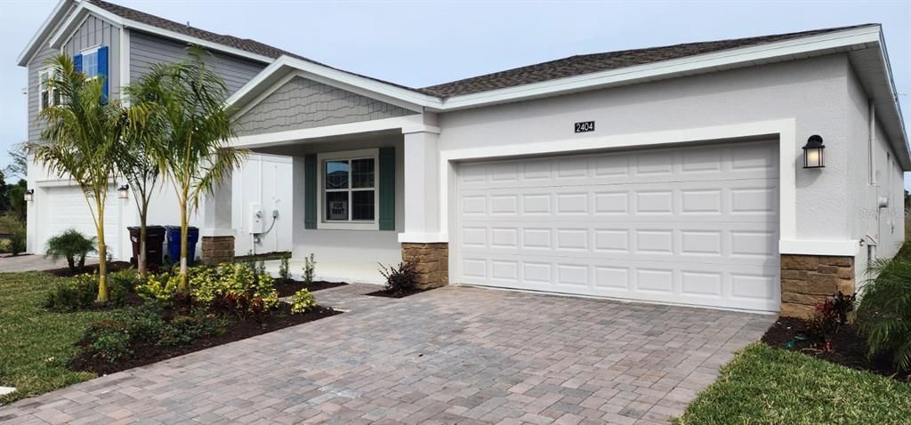 Active With Contract: $3,300 (4 beds, 3 baths, 2109 Square Feet)