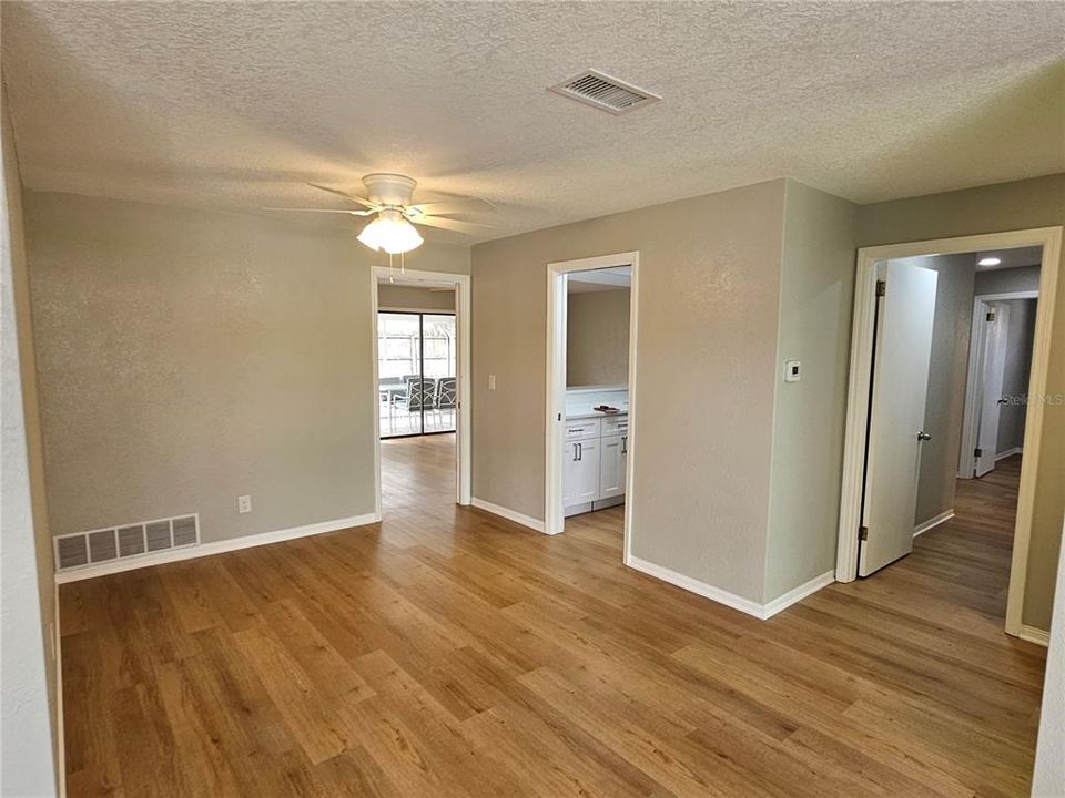Active With Contract: $2,500 (3 beds, 2 baths, 1568 Square Feet)