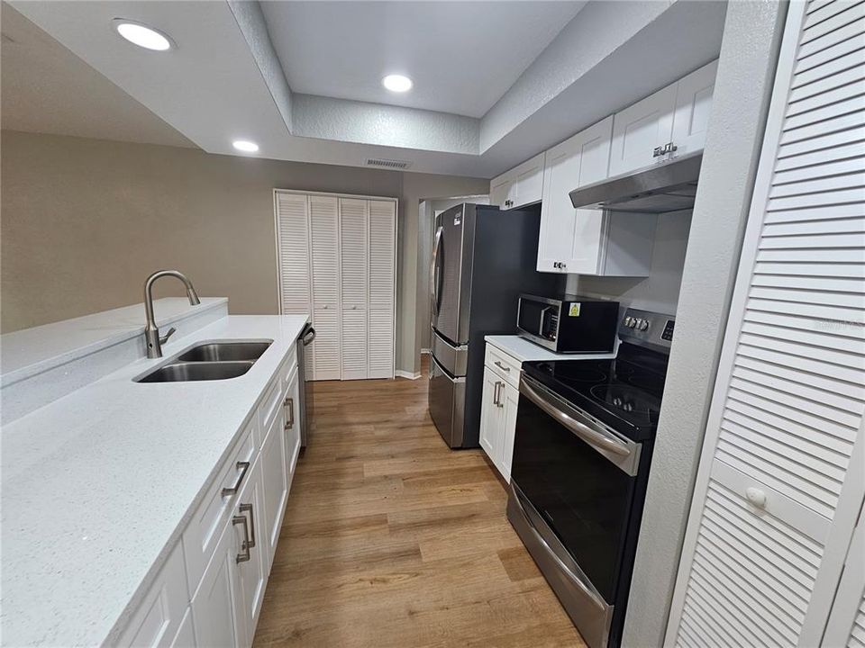 Active With Contract: $2,500 (3 beds, 2 baths, 1568 Square Feet)