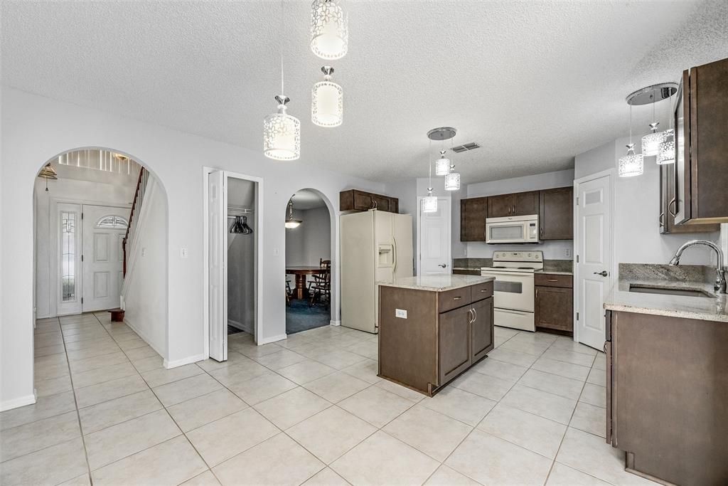 For Sale: $445,000 (4 beds, 2 baths, 2172 Square Feet)