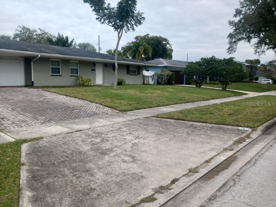 Recently Rented: $2,750 (3 beds, 2 baths, 1962 Square Feet)