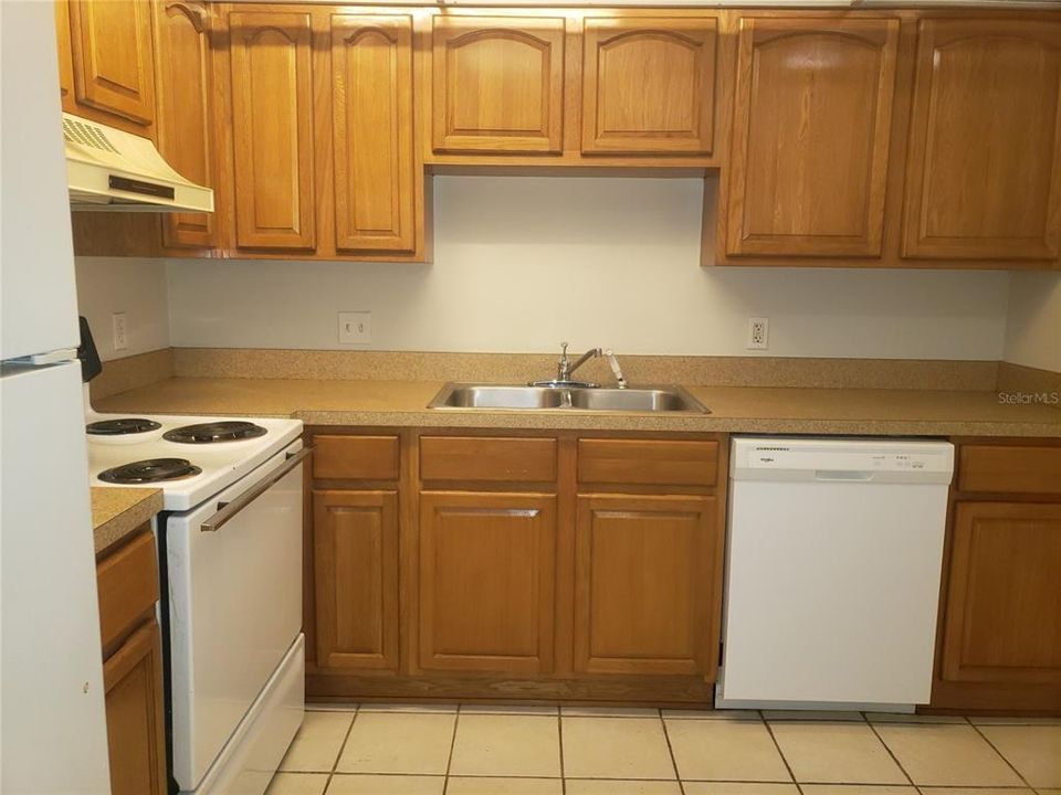 Recently Rented: $925 (1 beds, 1 baths, 676 Square Feet)