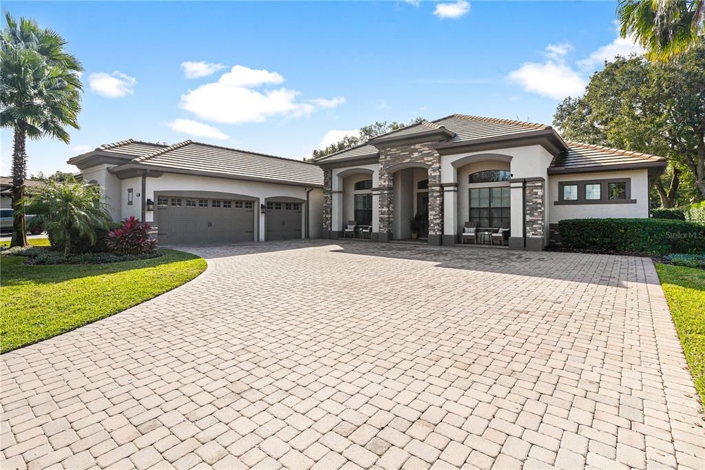 Recently Sold: $920,000 (4 beds, 2 baths, 3172 Square Feet)