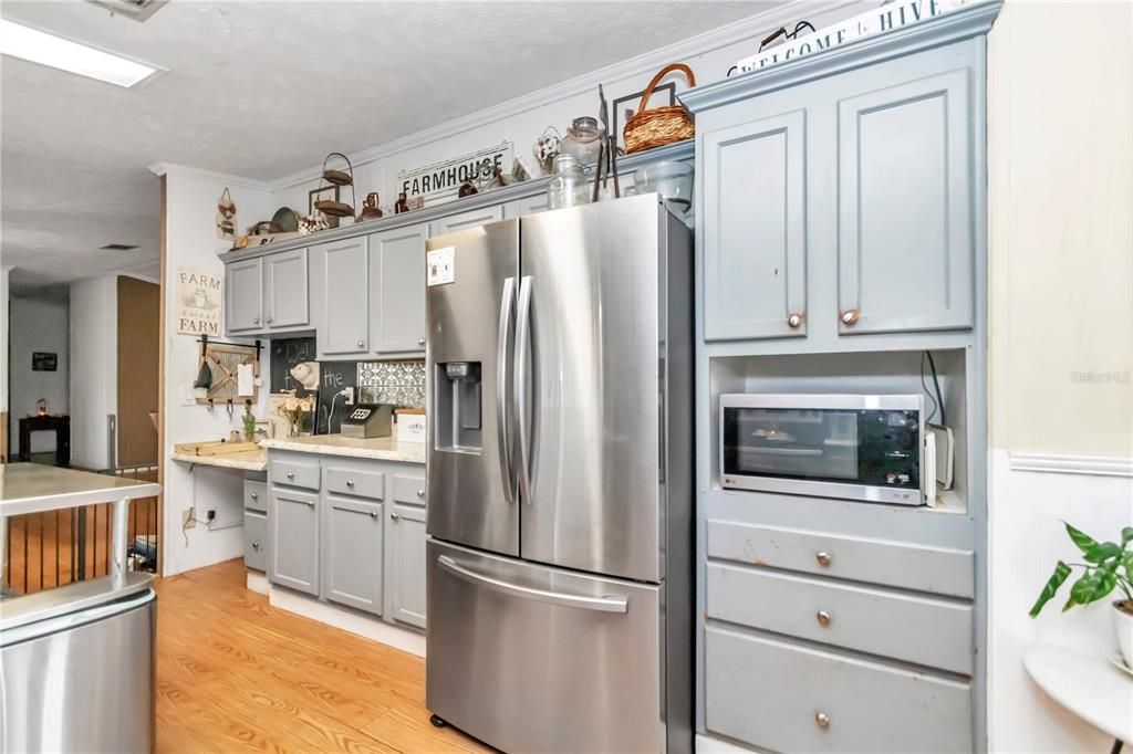 For Sale: $555,000 (4 beds, 2 baths, 2280 Square Feet)