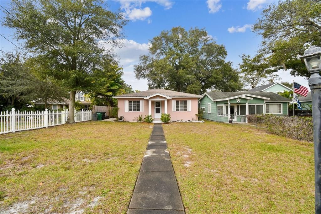 Recently Sold: $449,900 (2 beds, 1 baths, 750 Square Feet)