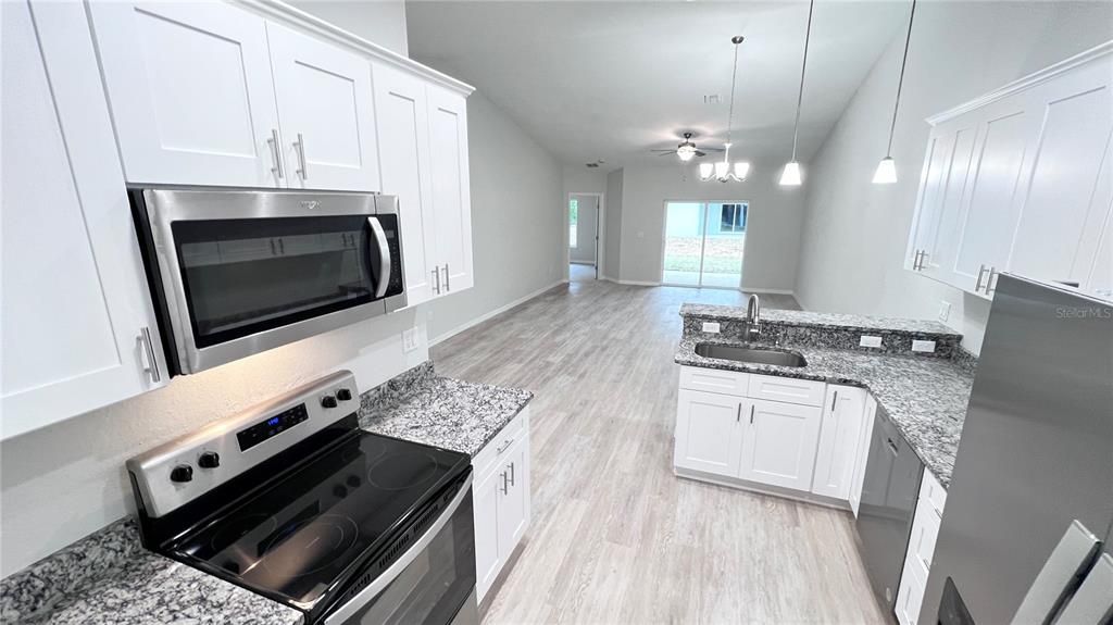 Recently Rented: $1,525 (3 beds, 2 baths, 1351 Square Feet)