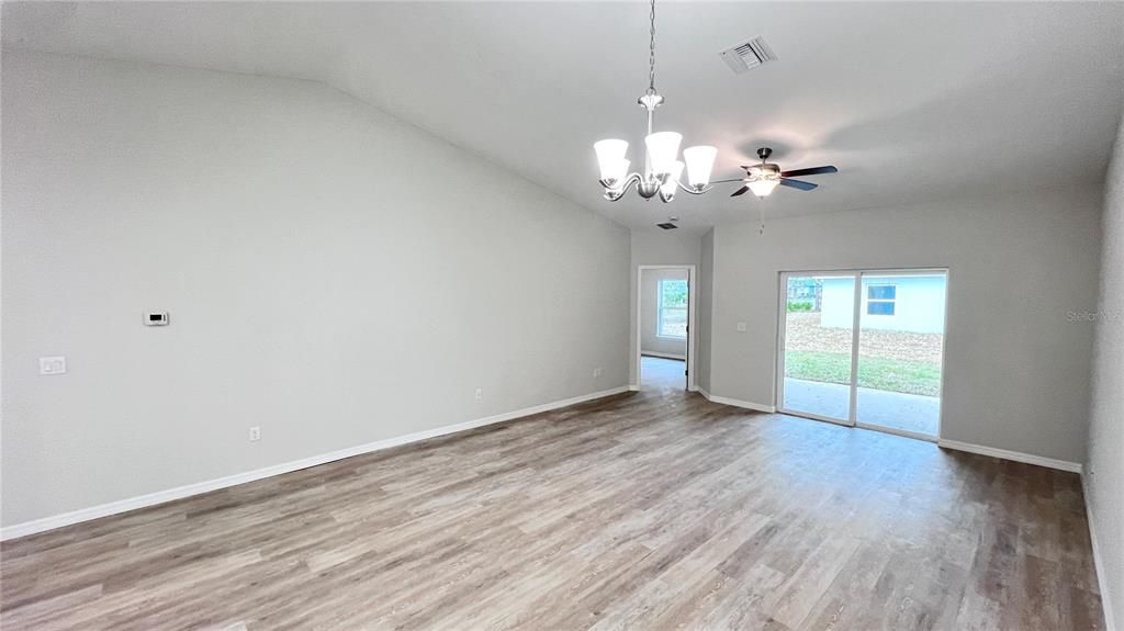 Recently Rented: $1,525 (3 beds, 2 baths, 1351 Square Feet)