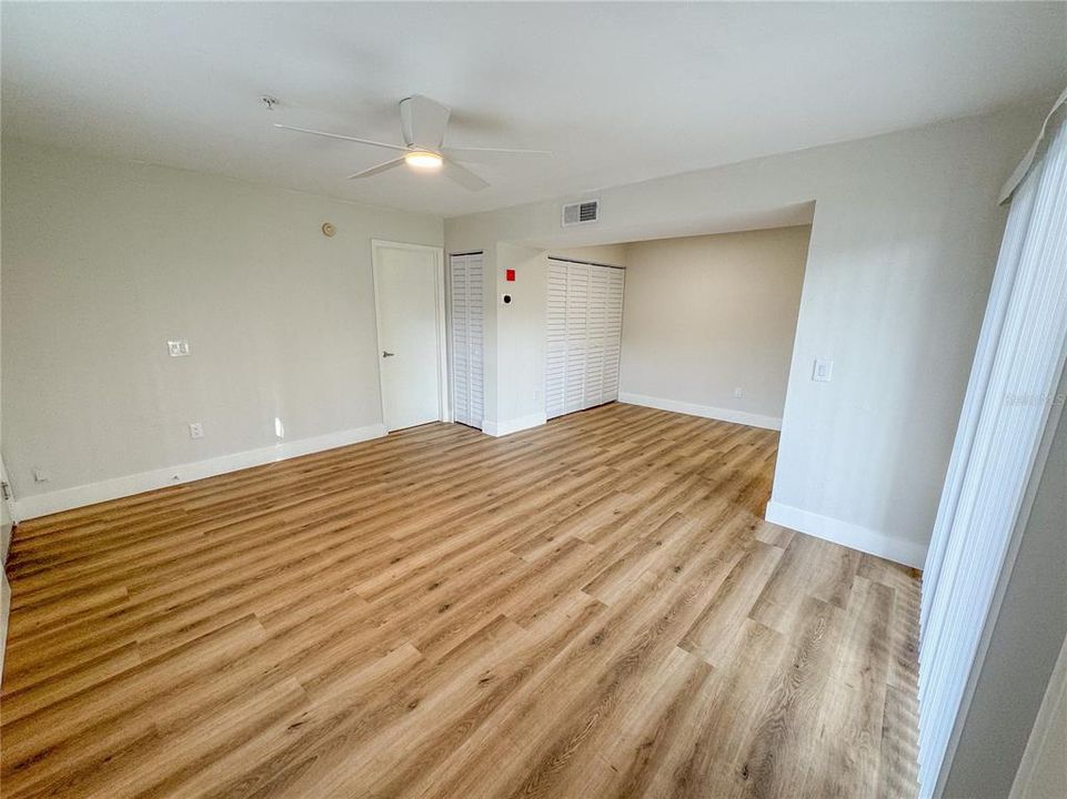 Active With Contract: $120,000 (1 beds, 1 baths, 635 Square Feet)