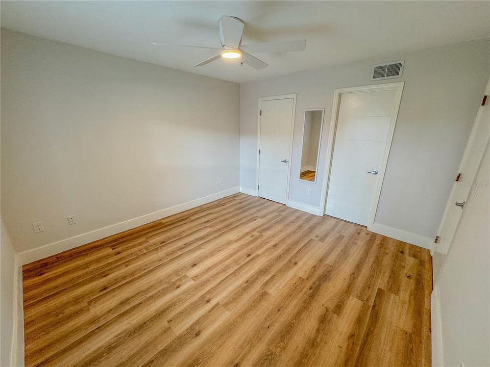 Active With Contract: $120,000 (1 beds, 1 baths, 635 Square Feet)
