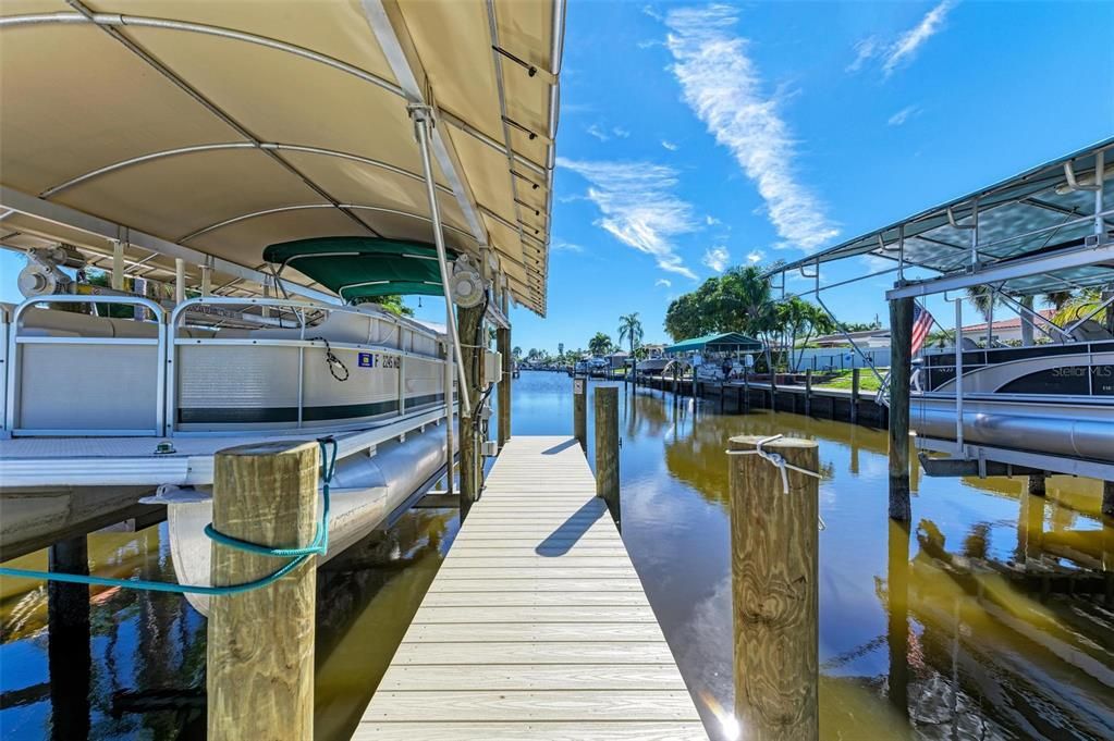 For Sale: $1,150,000 (3 beds, 2 baths, 1964 Square Feet)