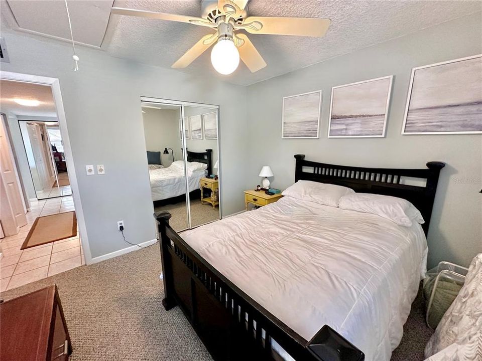 For Sale: $315,000 (2 beds, 2 baths, 920 Square Feet)