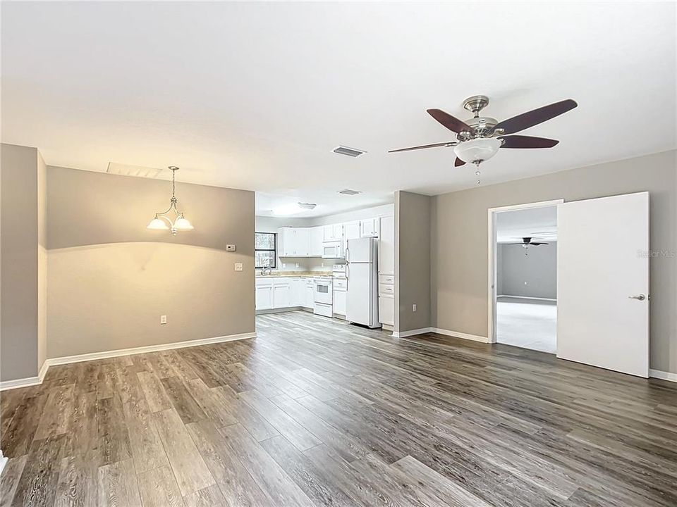 Recently Sold: $449,000 (3 beds, 2 baths, 4110 Square Feet)