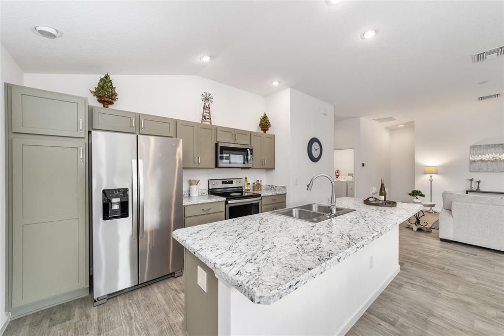 Recently Sold: $319,999 (3 beds, 2 baths, 1516 Square Feet)
