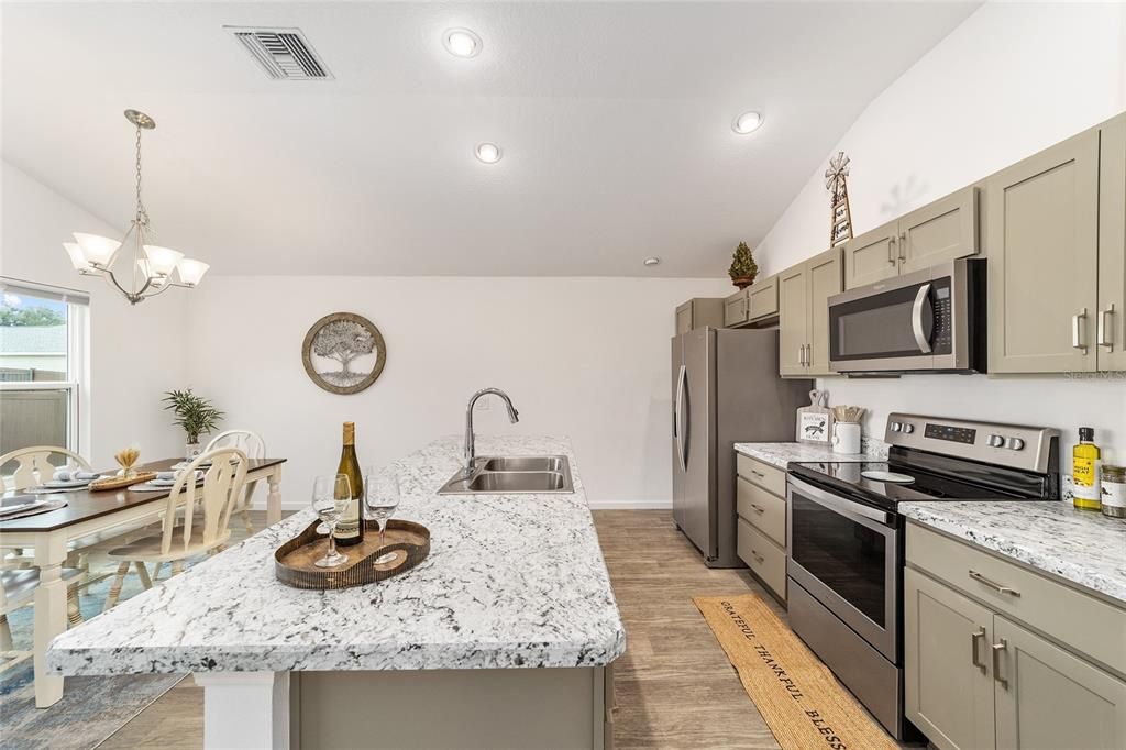 Recently Sold: $319,999 (3 beds, 2 baths, 1516 Square Feet)