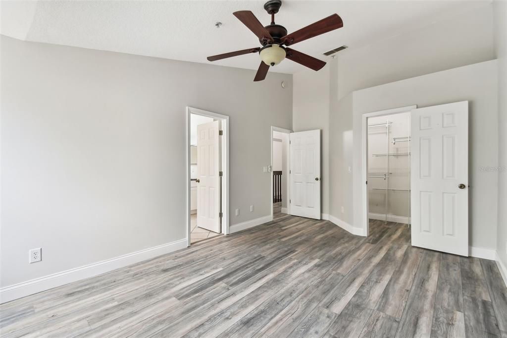 Active With Contract: $254,900 (3 beds, 2 baths, 1470 Square Feet)