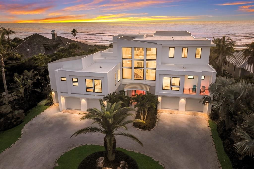 Recently Sold: $24,000,000 (8 beds, 6 baths, 6779 Square Feet)