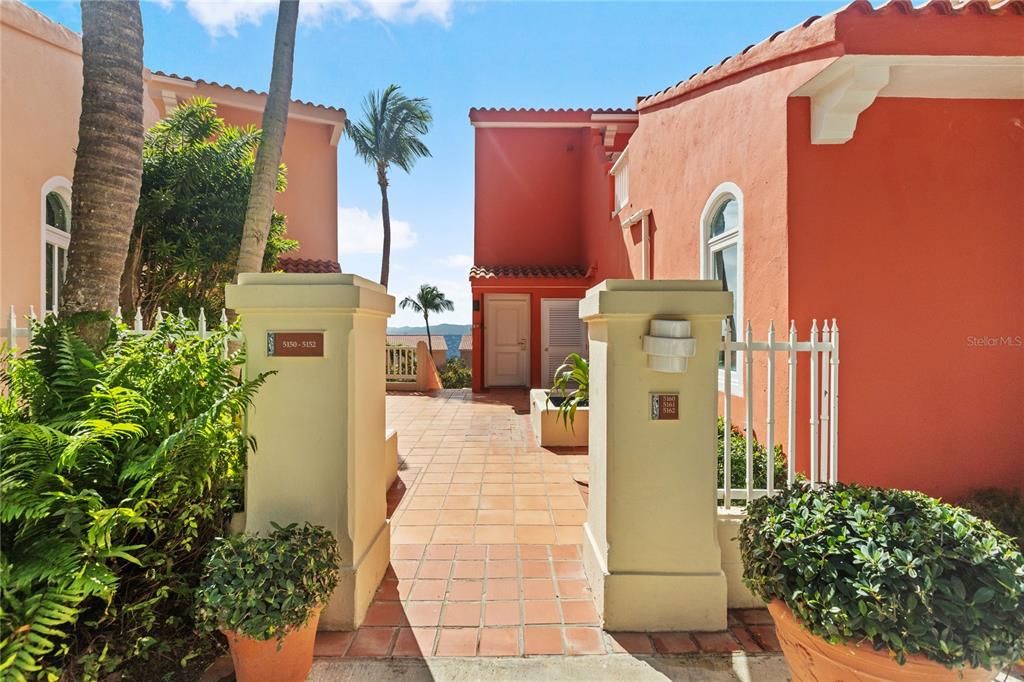 Recently Sold: $850,000 (2 beds, 2 baths, 1894 Square Feet)