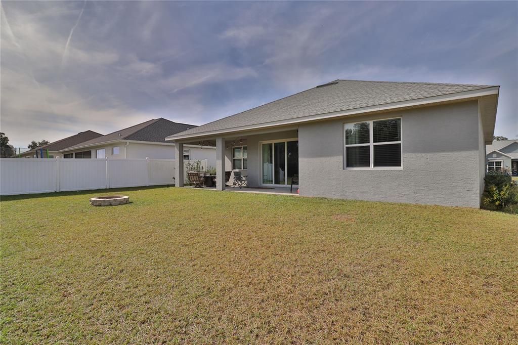 Recently Sold: $359,000 (3 beds, 2 baths, 1939 Square Feet)