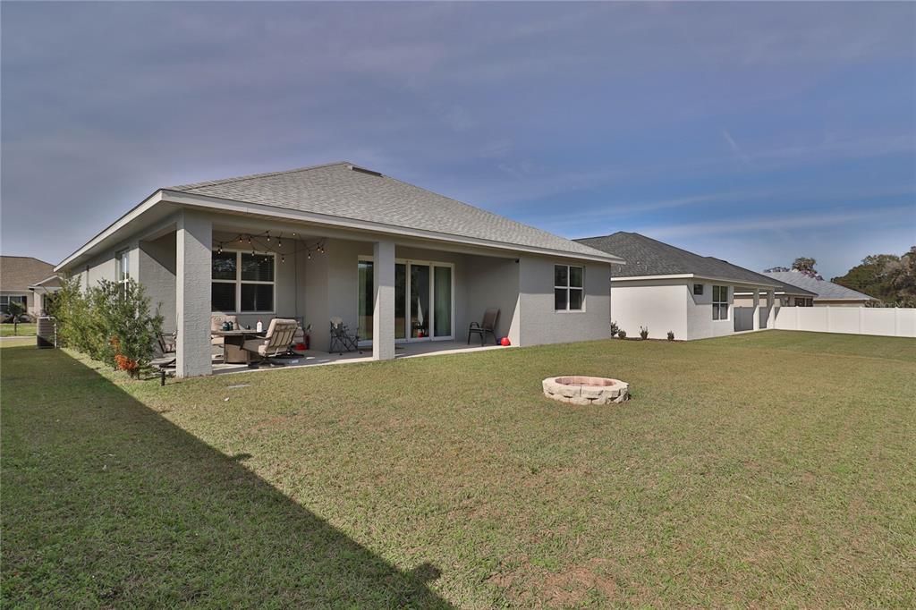Recently Sold: $359,000 (3 beds, 2 baths, 1939 Square Feet)