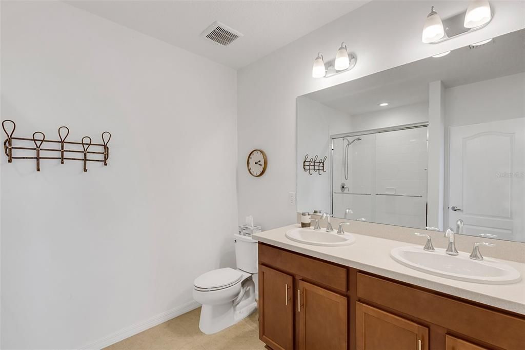 For Sale: $334,900 (3 beds, 2 baths, 1822 Square Feet)