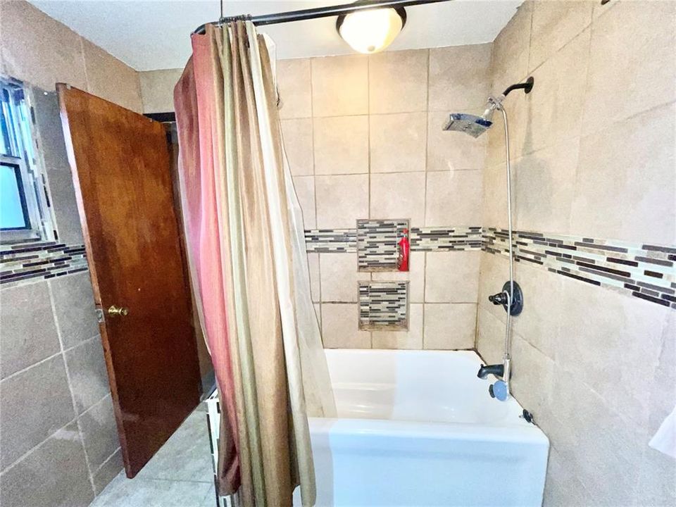 最近售出: $150,000 (3 贝兹, 2 浴室, 1672 平方英尺)