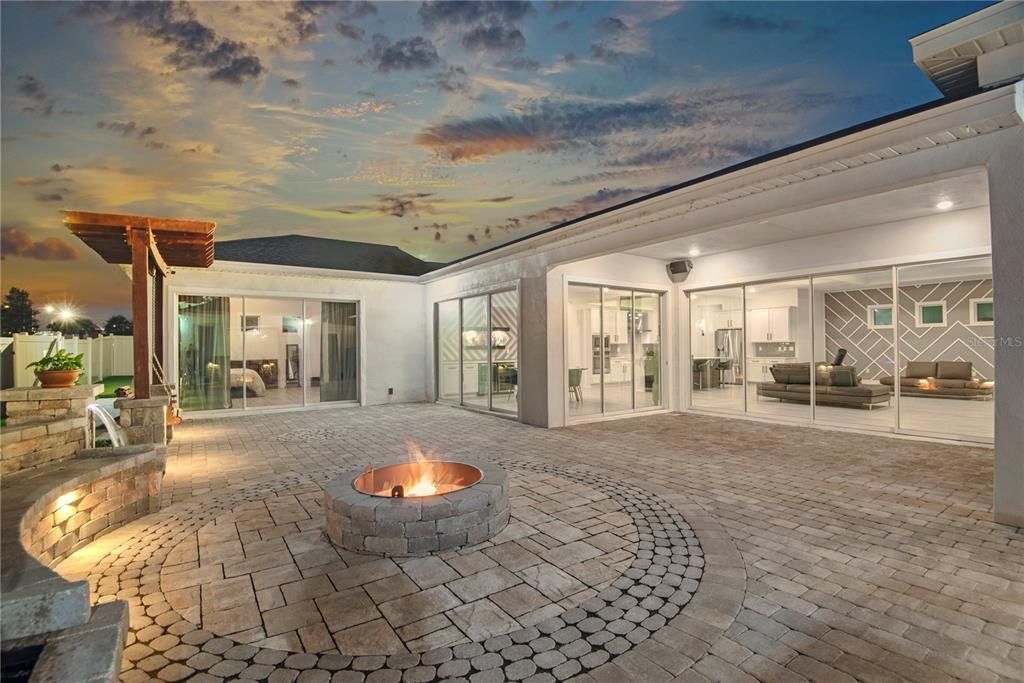 Recently Sold: $998,900 (4 beds, 3 baths, 3051 Square Feet)