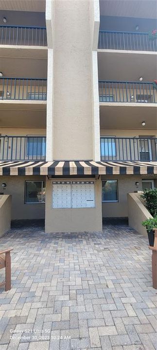 For Sale: $235,600 (2 beds, 2 baths, 970 Square Feet)