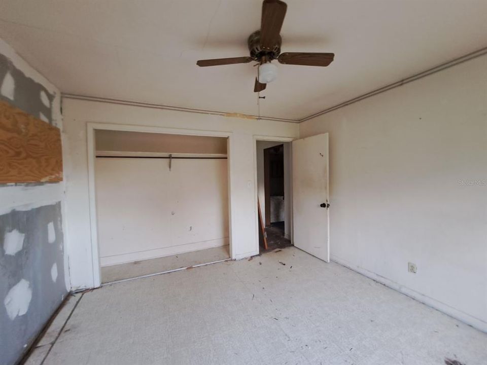 For Sale: $110,000 (4 beds, 2 baths, 1584 Square Feet)