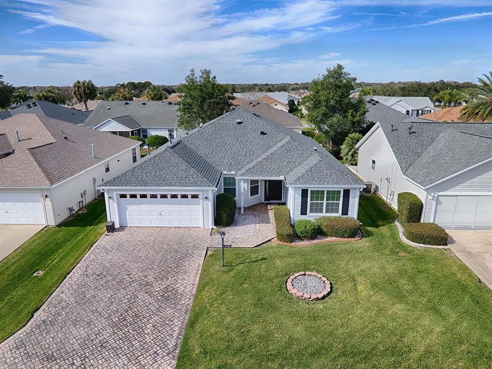 Active With Contract: $389,500 (3 beds, 2 baths, 1933 Square Feet)