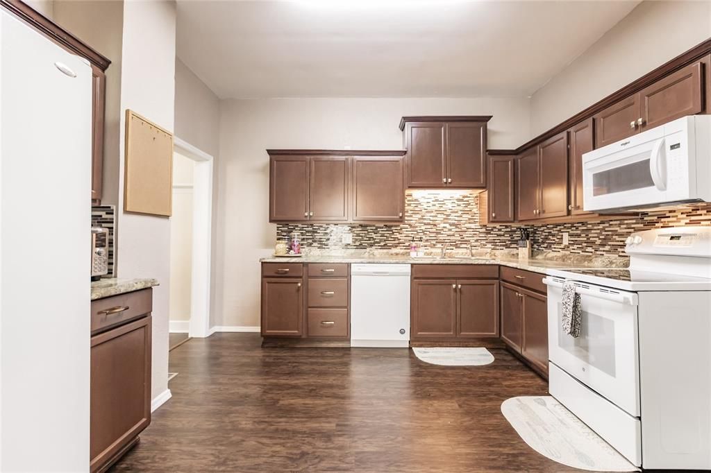 For Sale: $279,000 (4 beds, 2 baths, 2595 Square Feet)