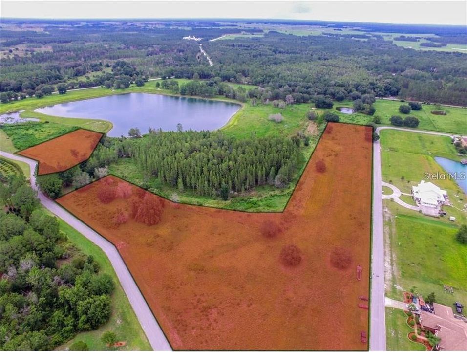 На продажу: $255,000 (1.29 acres)