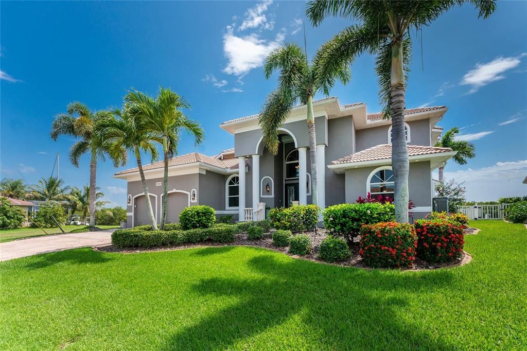 Recently Sold: $2,699,000 (4 beds, 4 baths, 4246 Square Feet)