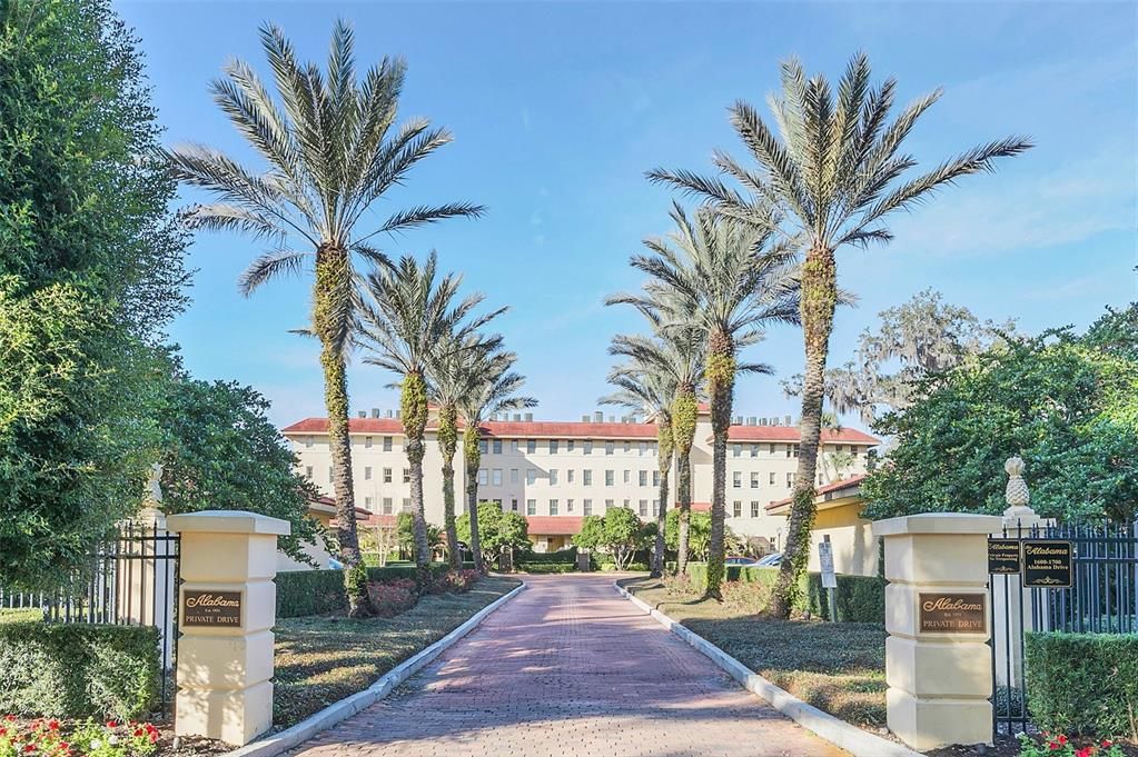 Recently Sold: $1,295,000 (2 beds, 2 baths, 2053 Square Feet)