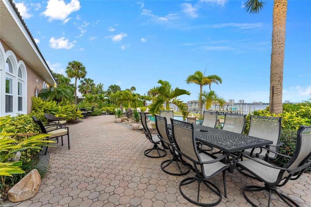 Recently Sold: $1,500,000 (4 beds, 2 baths, 3230 Square Feet)