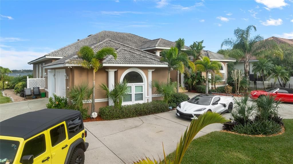 Recently Sold: $1,500,000 (4 beds, 2 baths, 3230 Square Feet)