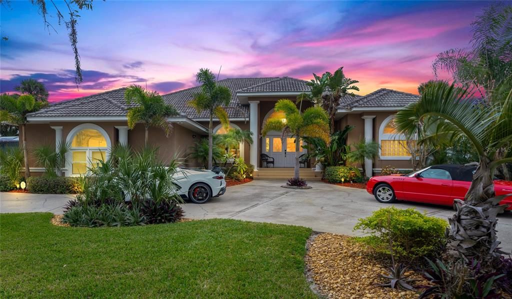 Recently Sold: $1,500,000 (4 beds, 2 baths, 3230 Square Feet)