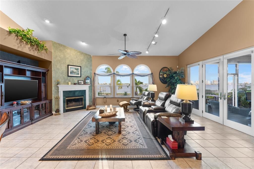 Recently Sold: $1,500,000 (4 beds, 2 baths, 3230 Square Feet)