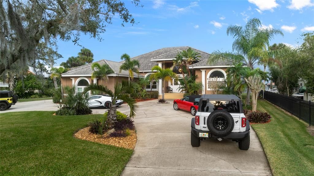 Recently Sold: $1,500,000 (4 beds, 2 baths, 3230 Square Feet)