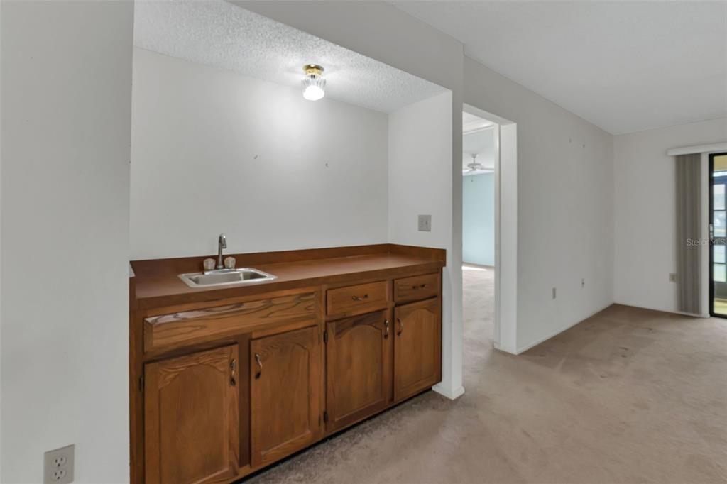 Active With Contract: $214,500 (2 beds, 2 baths, 1064 Square Feet)