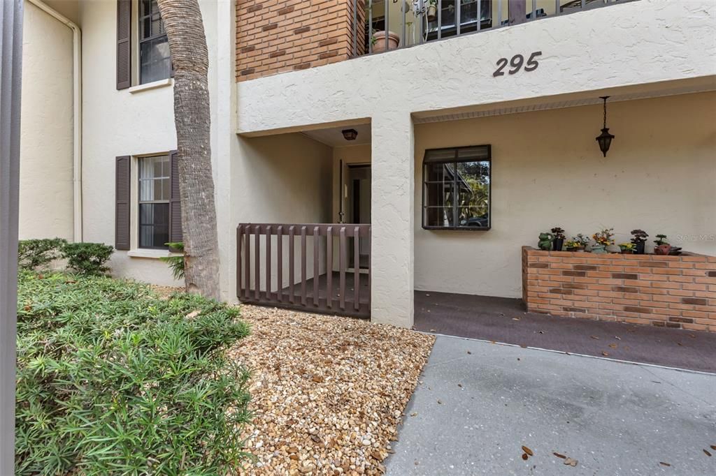 Active With Contract: $214,500 (2 beds, 2 baths, 1064 Square Feet)