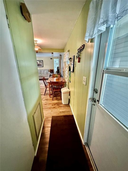 Recently Sold: $112,000 (2 beds, 2 baths, 924 Square Feet)