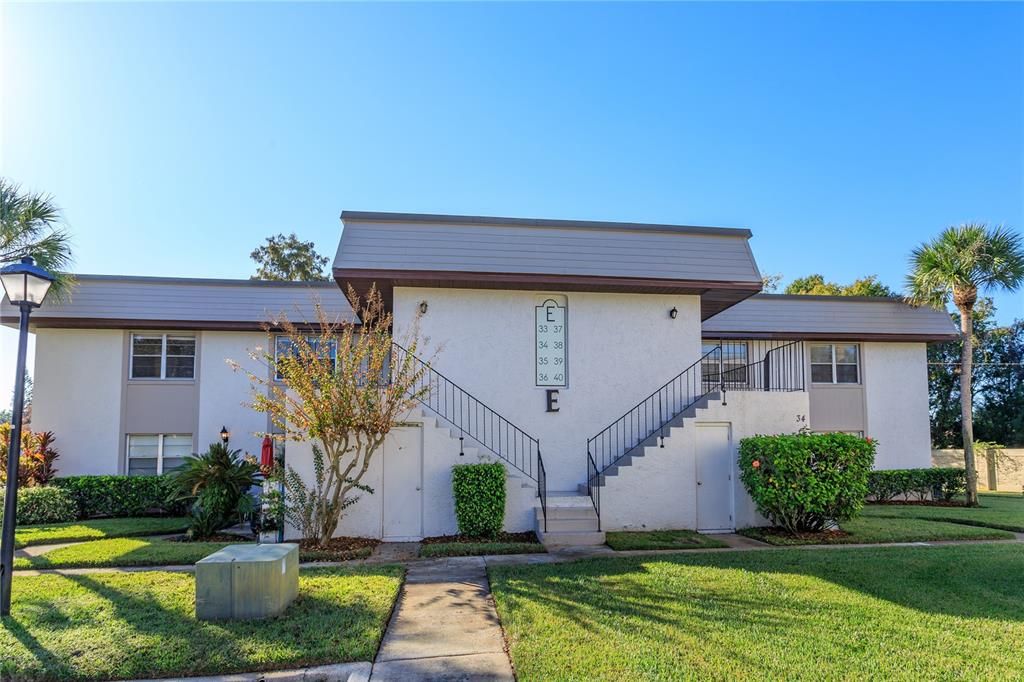 Recently Sold: $180,000 (2 beds, 2 baths, 918 Square Feet)