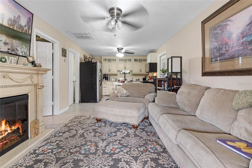 Recently Sold: $430,000 (2 beds, 2 baths, 912 Square Feet)