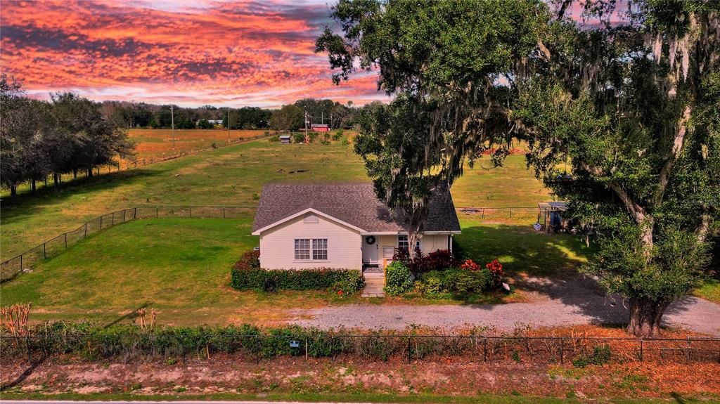 Recently Sold: $265,000 (3 beds, 1 baths, 1344 Square Feet)