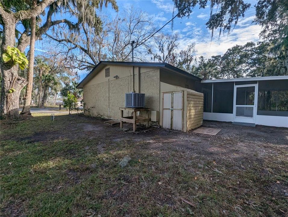 Recently Sold: $250,000 (3 beds, 2 baths, 1574 Square Feet)