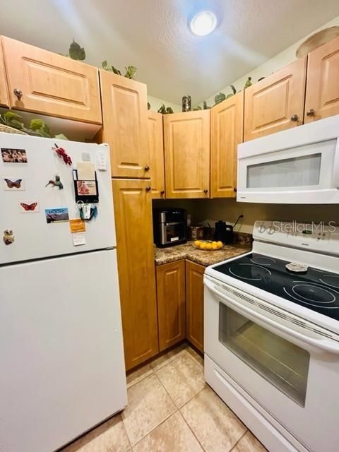 Recently Sold: $160,000 (1 beds, 1 baths, 836 Square Feet)
