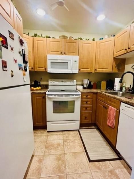 Recently Sold: $160,000 (1 beds, 1 baths, 836 Square Feet)
