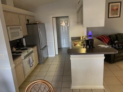 For Sale: $329,900 (3 beds, 2 baths, 1407 Square Feet)