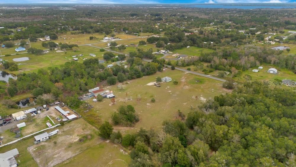 На продажу: $1,100,000 (12.07 acres)