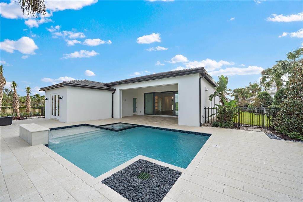 For Sale: $3,295,000 (3 beds, 3 baths, 3323 Square Feet)